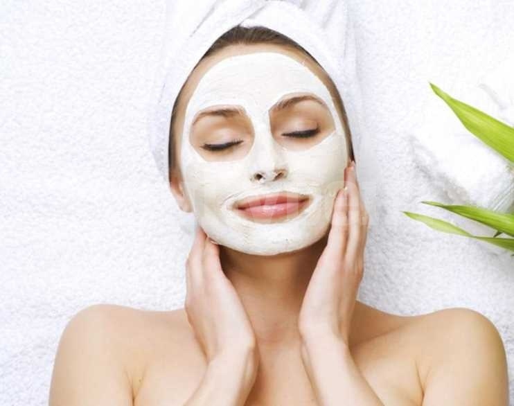 Тази маска от аспирин и мед действа положително върху лицето