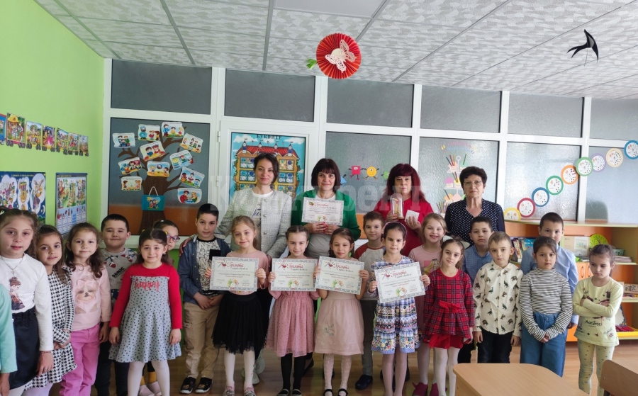 Деца от ДГ „Единство Творчество Красота“ - Враца получиха отличия в Национален художествен конкурс СНИМКИ