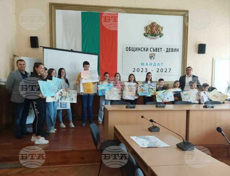 В Девин бяха наградени победителите в общинския етап на конкурса за рисунка „С очите си видях бедата“
