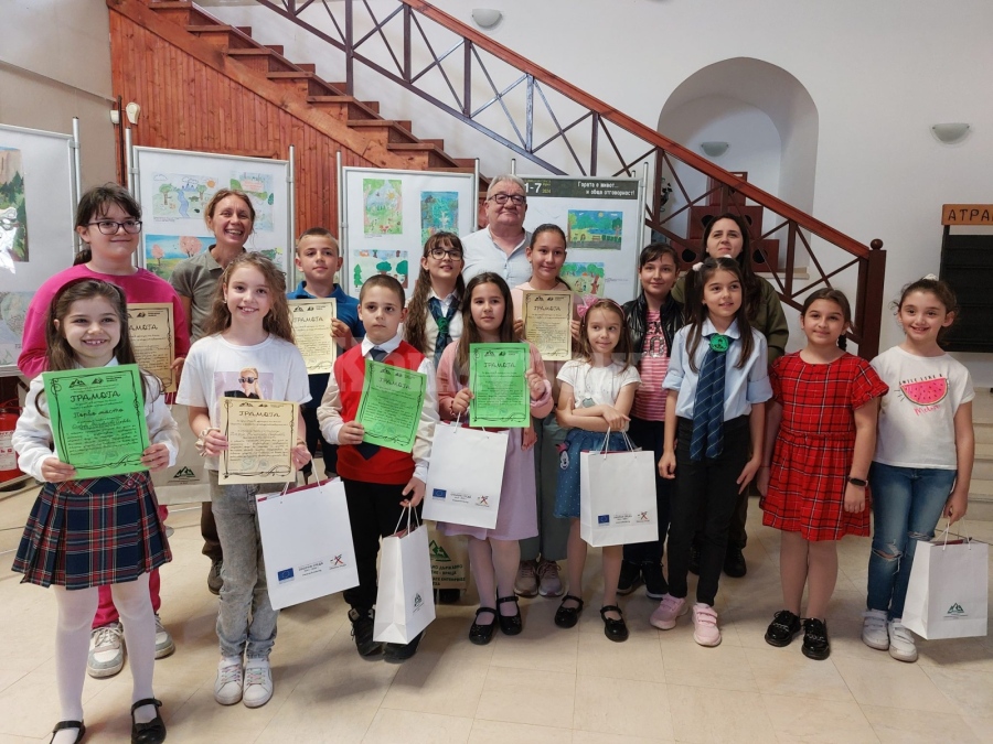 Наградиха победителите в конкурса „Гората е живот … и обща отговорност!“ СНИМКИ