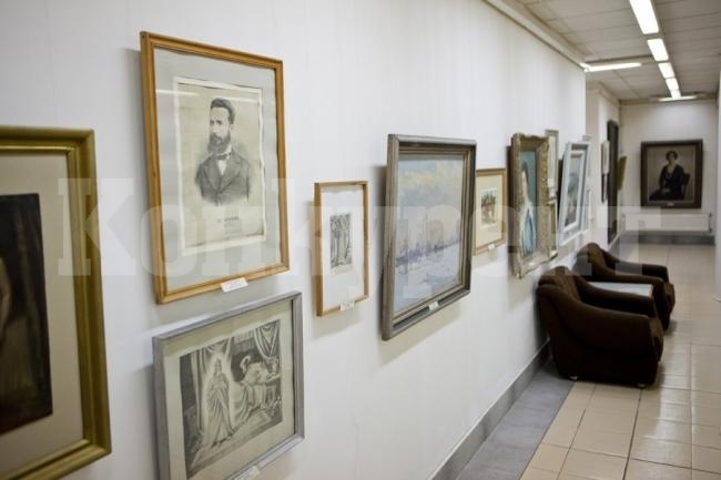 Изложба „Местни автори“ е подредена в галерия „Кирил Петров“ в Монтана
