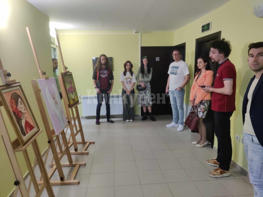 В Младежки център - Враца се откри благотворителна изложба