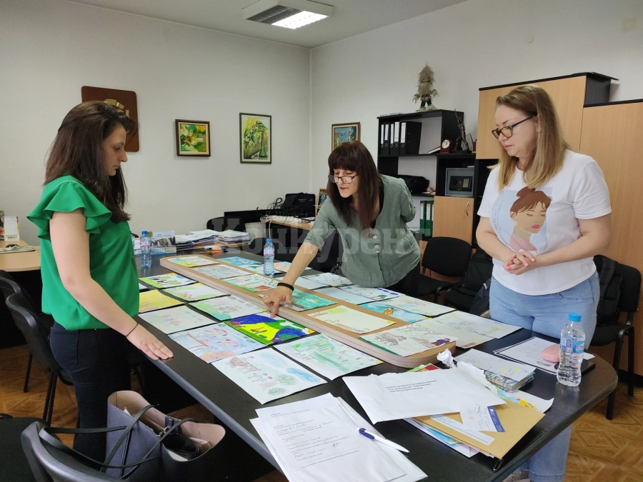 139 деца от Монтана рисуваха по ромски приказки