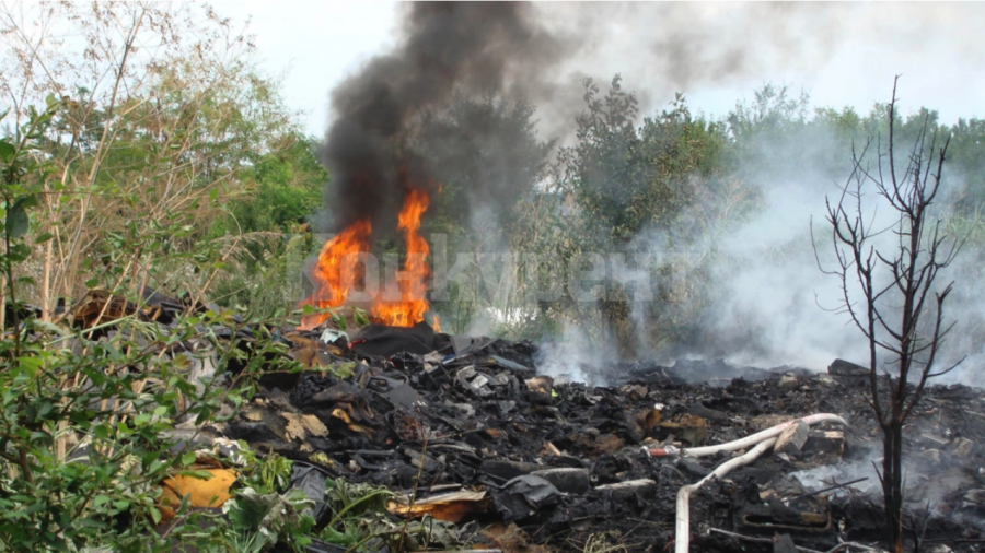 Огнеборци гасили отпадъци във Видинско 