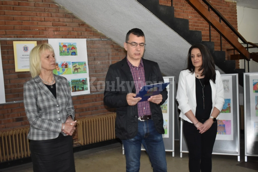 Изложба по повод Международния ден на ромите бе организирана в Монтана СНИМКИ