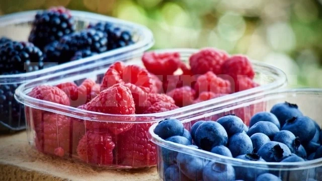 Ще дават безплатно малини и боровинки на учениците