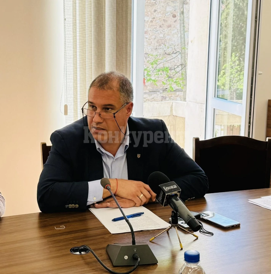 Предстои обновяването на неремонтирани с десетилетия сгради СНИМКИ