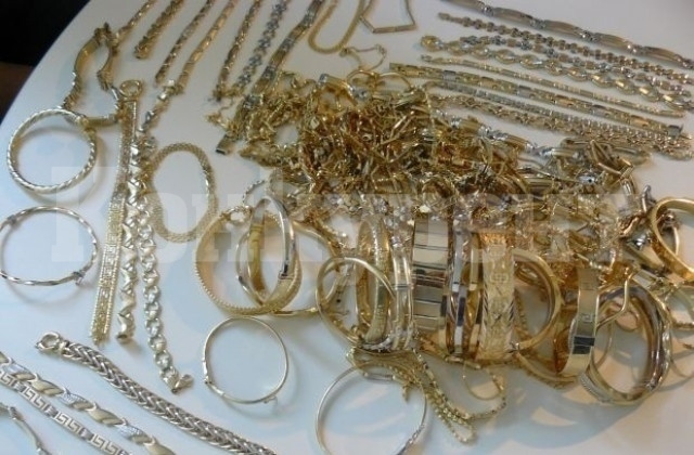 Откраднаха златни и сребърни накити от жилище във Видин