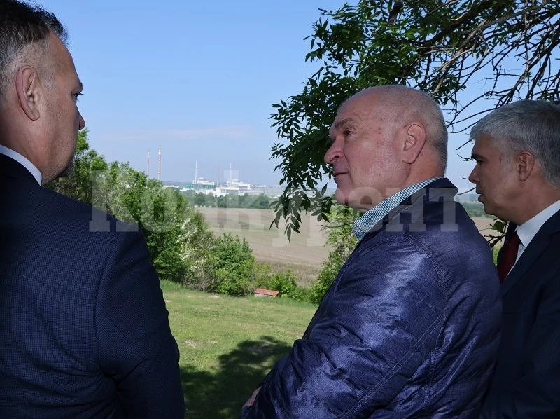 Свежото ядрено гориво от „Уестингхаус“ е вече на площадката в Козлодуй. Димитър Главчев беше в АЕЦ