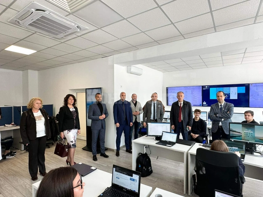 Програмисти от Дигиталния хъб представиха работата си по ключови проекти във Враца СНИМКИ