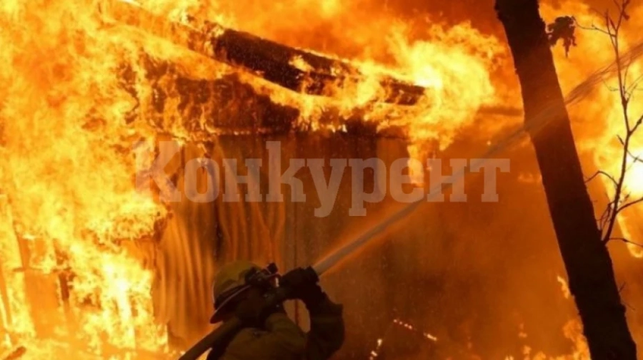 Мъж загина в пожар, вилнял в дома му