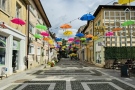 Емблематичната улица “Търговска” във Враца е с нова визия за предстоящите празници