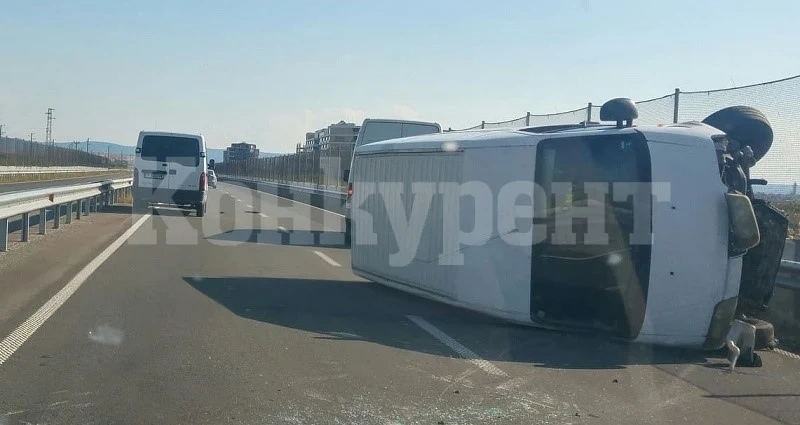 Бус се е преобърнал вчера в прохода Петрохан
