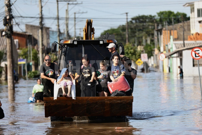 Нови дъждове в бразилския щат Рио Гранде до Сул, пострадал тежко при предходни валежи
