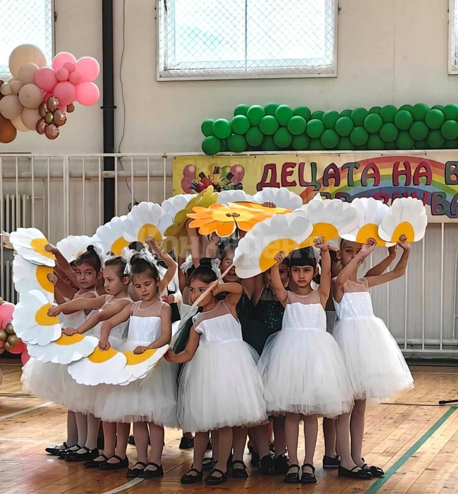 Децата на Враца празнуват СНИМКИ