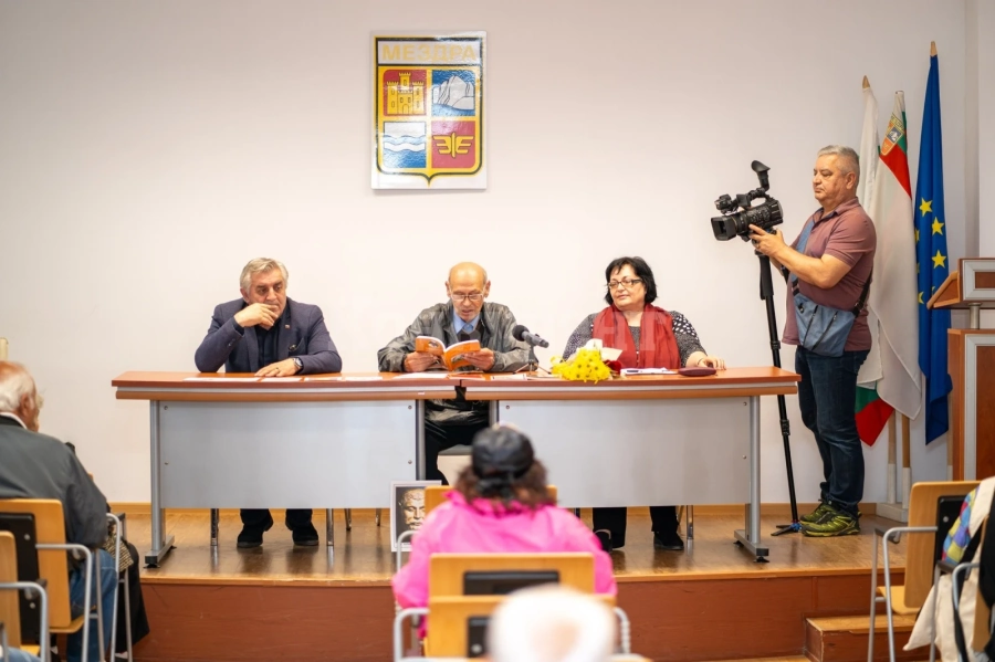 Премиера на най-новия исторически роман на Цветко Стеев се състоя в Мездра СНИМКИ