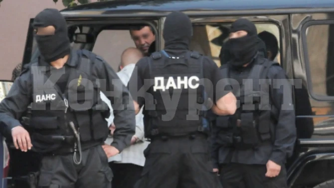 Полицаи откриха купища наркотици в жилище във Враца