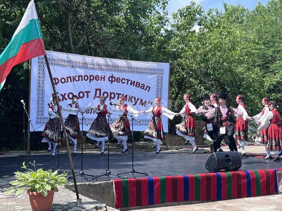Проведе се първото издание на фолклорен фестивал „Ехо от Дортикум“