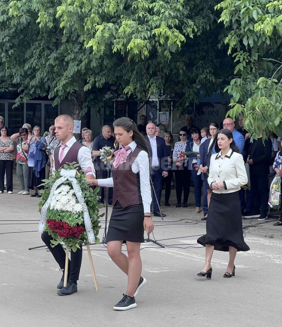 Областният управител на Видин се поклони пред паметта на Христо Ботев СНИМКИ