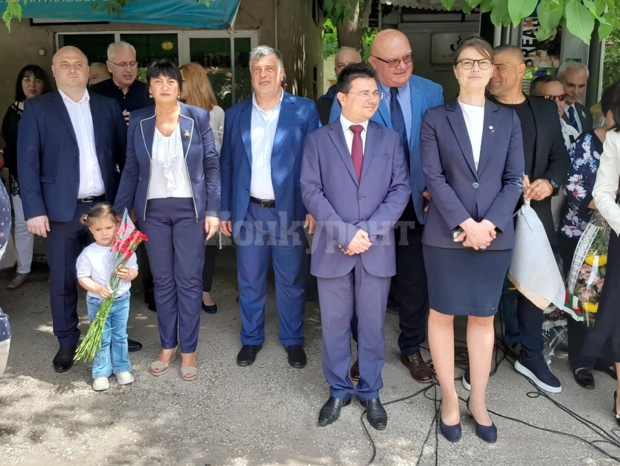Във Видин се поклониха пред подвига на Ботев СНИМКИ