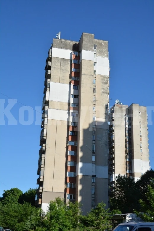 Дете падна от третия етаж на блок във Враца