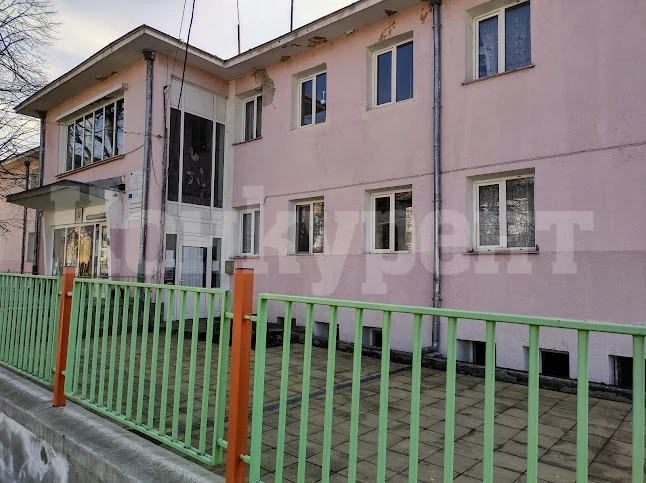 Ремонтират 60-годишна забавачка във Враца, слагат слънчеви батерии на покрива