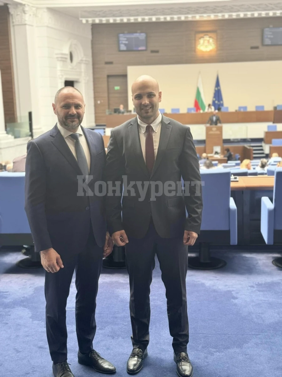 Красен Кръстев и Мартин Харизанов с въпроси към Коритарова, свързани с ремонтирането на пътищата в област Враца СНИМКИ