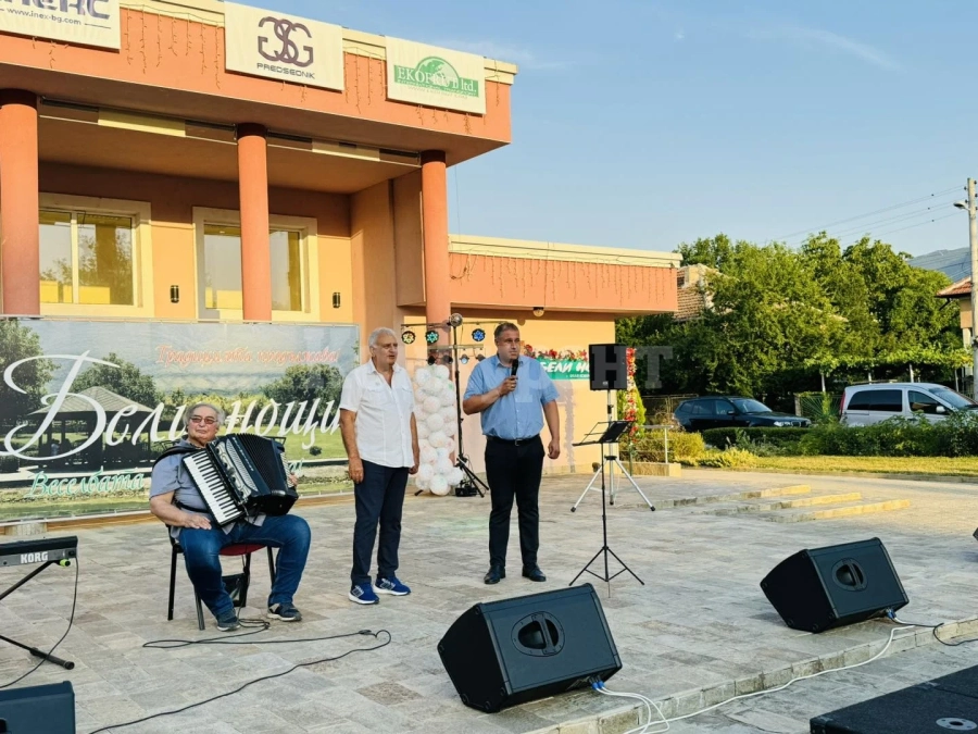 Стартира фолклорният фестивал “Бели нощи” СНИМКИ