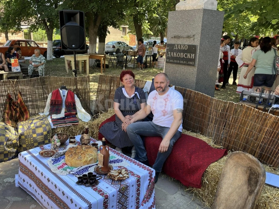 В Търнак се проведе фолкорен събор \