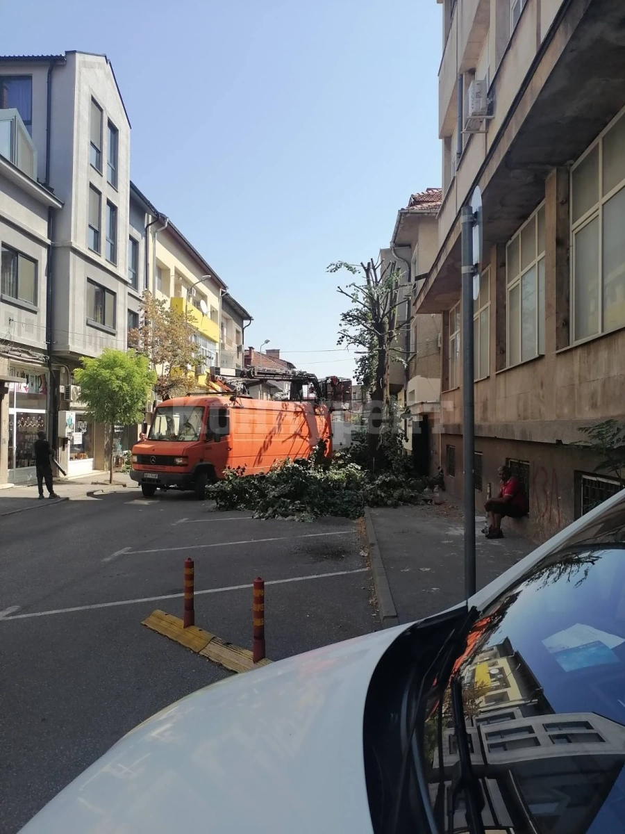 Временно се преустановява движението по централна улица във Враца