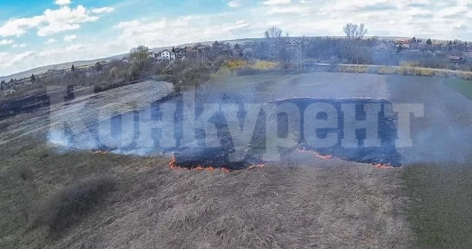 Запалени стърнища край село Калина предизвикаха голям пожар в земеделски земи