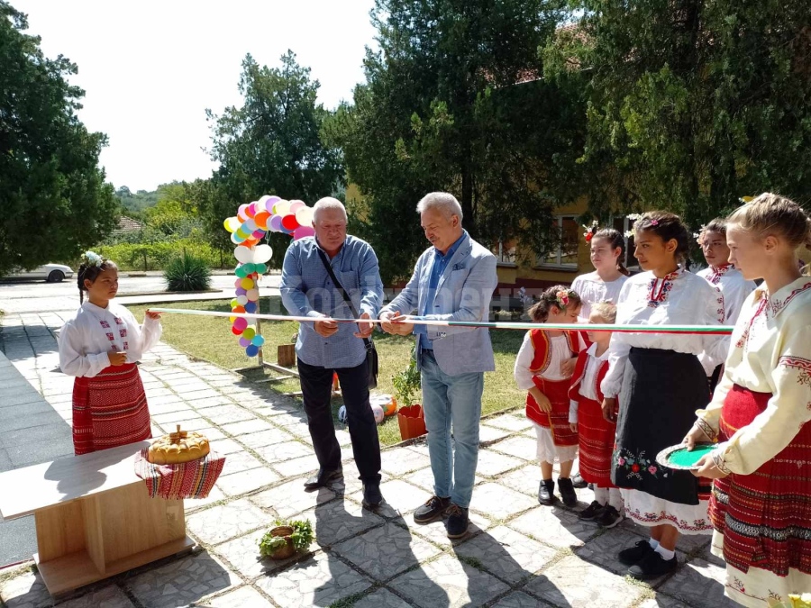  Децата на Винище вече си имат своя площадка