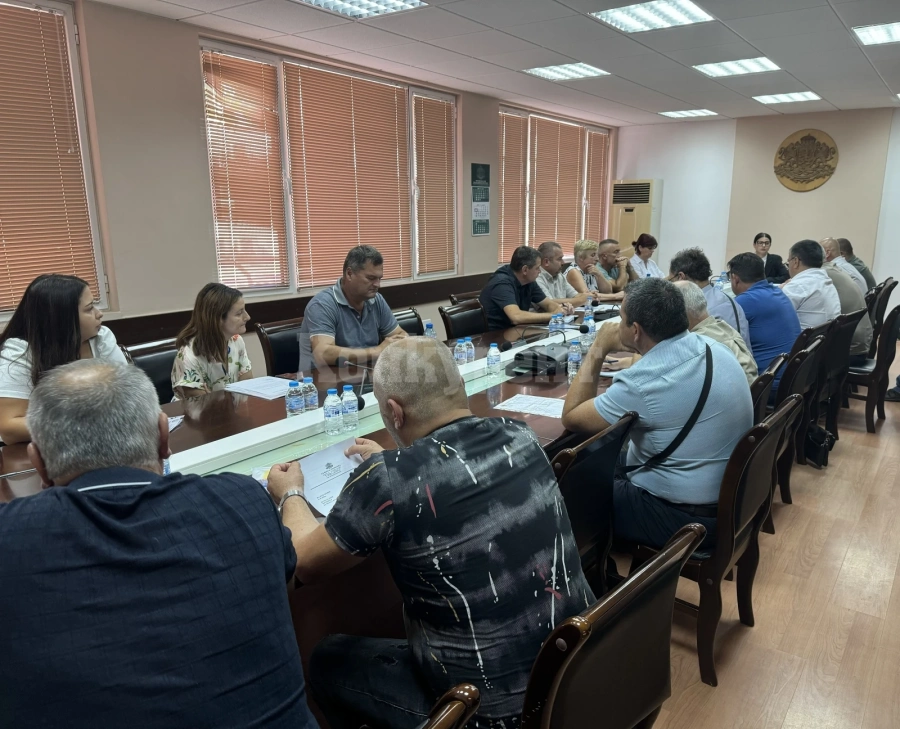Областният управител инициира работна среща за пожарната обстановка в област Видин СНИМКИ