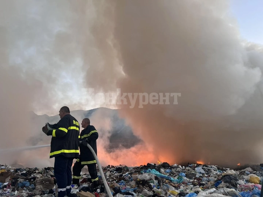 Екстремно високите температури предизвикаха пожар в Регионалното депо във Враца