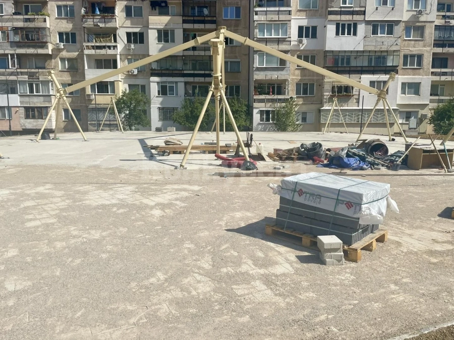 Напредва изграждането на двата нови парка във Враца СНИМКИ
