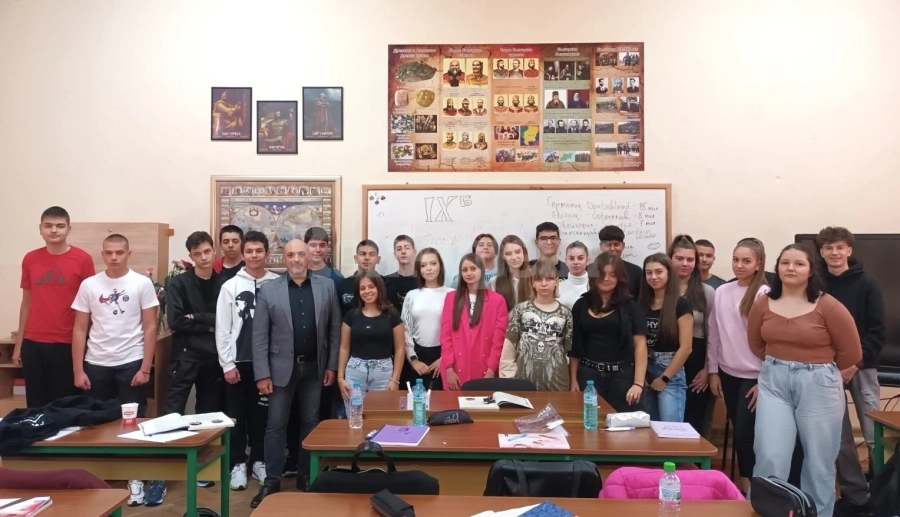Красимир Богданов с инициатива към учениците от 9 Б клас на СУ \