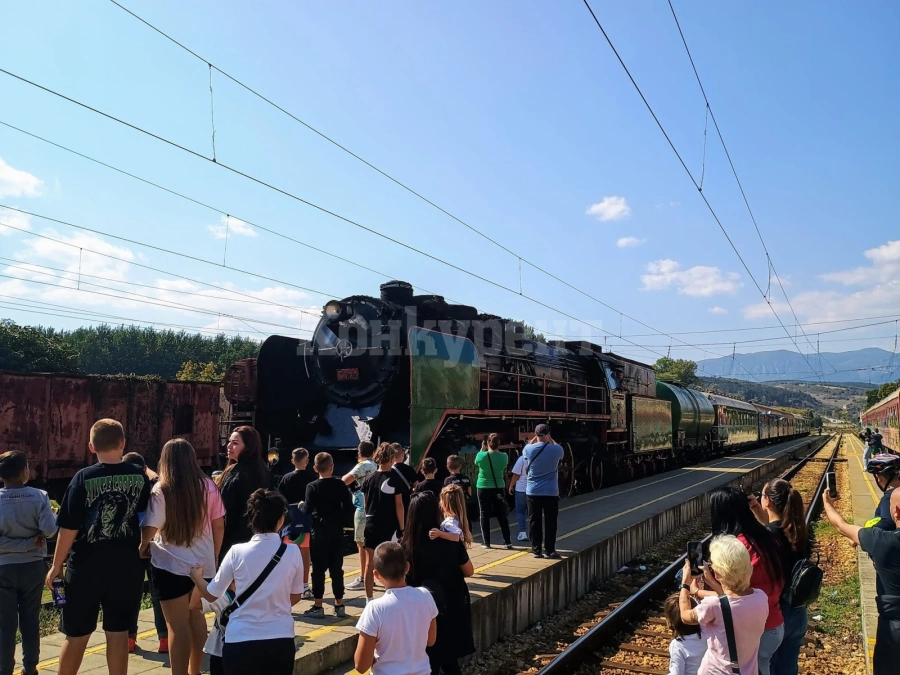 Провъзгласяването на българската независимост оживя в Мездра