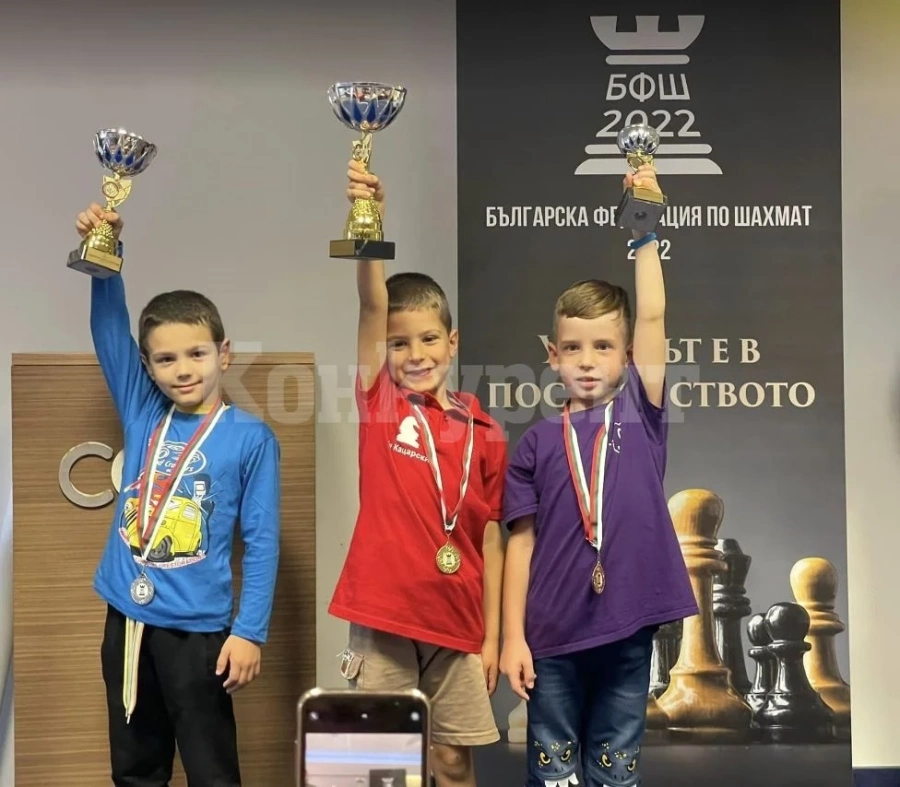 Отлично представяне на Крум и Самуил Генови на Държавното индивидуално училищно първенство по класически шахмат СНИМКИ