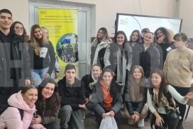 Младежкият център в Монтана търси най-доброто есе за Деня на будителите