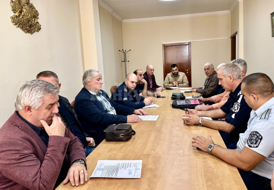 Областният управител Николай Николов свика среща за зимното почистване и състоянието на пътната инфраструктура