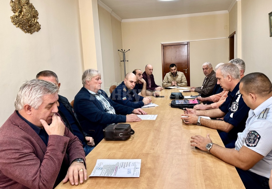 Областният управител Николай Николов свика среща за зимното почистване и състоянието на пътната инфраструктура