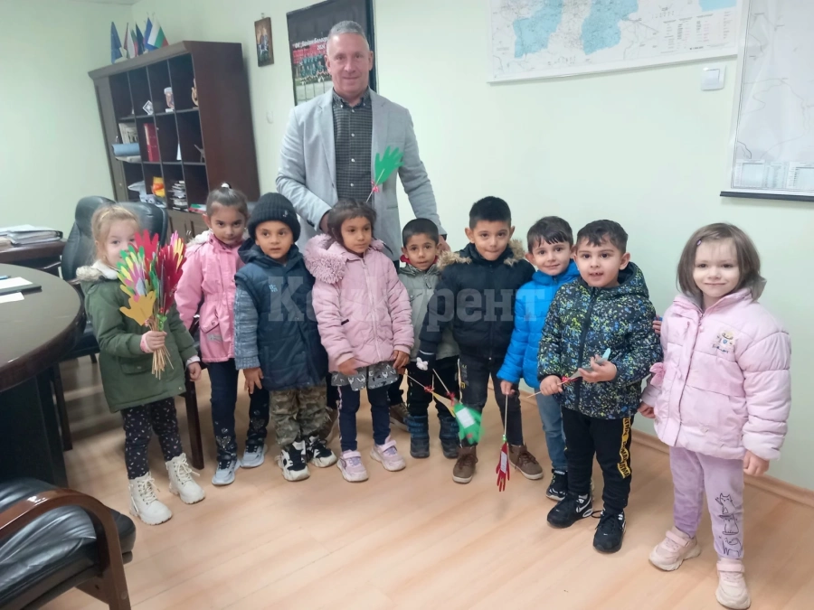 Малчугани зарадваха кмета на Белоградчик