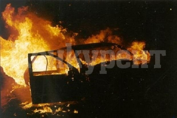 Кола горя във Враца