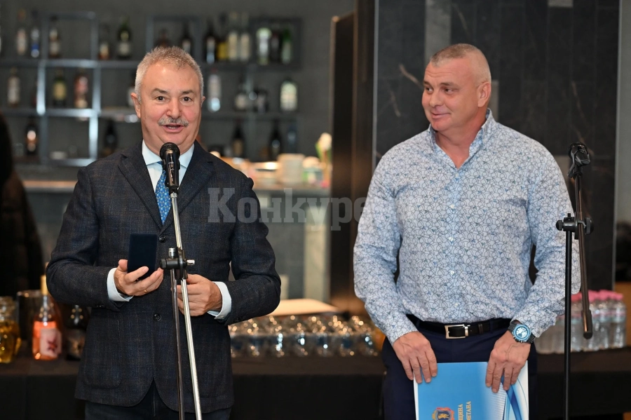 Златко Живков награди две фирми за принос в икономиката на Монтана