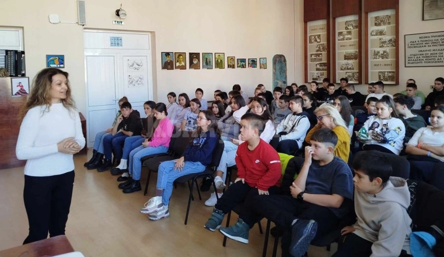 Йога-инструктор гостува в СУ „Козма Тричков“ Враца