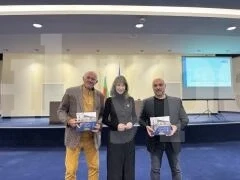Ученици от СУ „Христо Ботев“ - Враца посетиха парламента по покана на народния представител Деница Симеонова