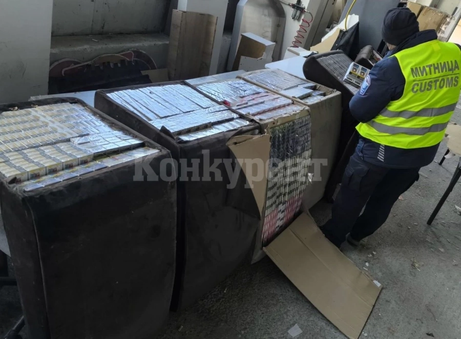 Митничарите на Дунав мост 2 спипаха близо 4000 кутии цигари, скрити в кресла