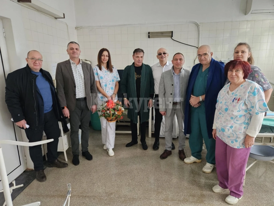 Празнична визита в АГО на „МБАЛ“ Берковица по случай Бабинден
