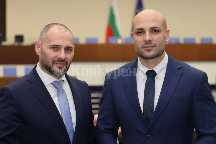 Народните представители от ПГ на ГЕРБ - СДС Красен Кръстев и Мартин Харизанов в ключови парламентарни комисии