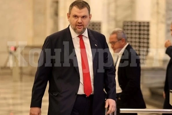 Съдът отказа на хората на Ахмед Доган да изключат Делян Пеевски от ДПС